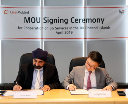CM and KT sign MOU